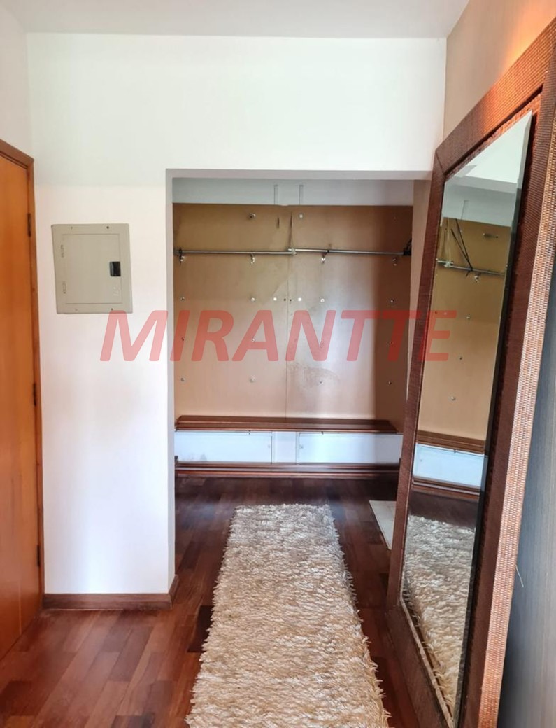 Cond. fechado de 280m² com 3 quartos em Alpes Da Cantareira