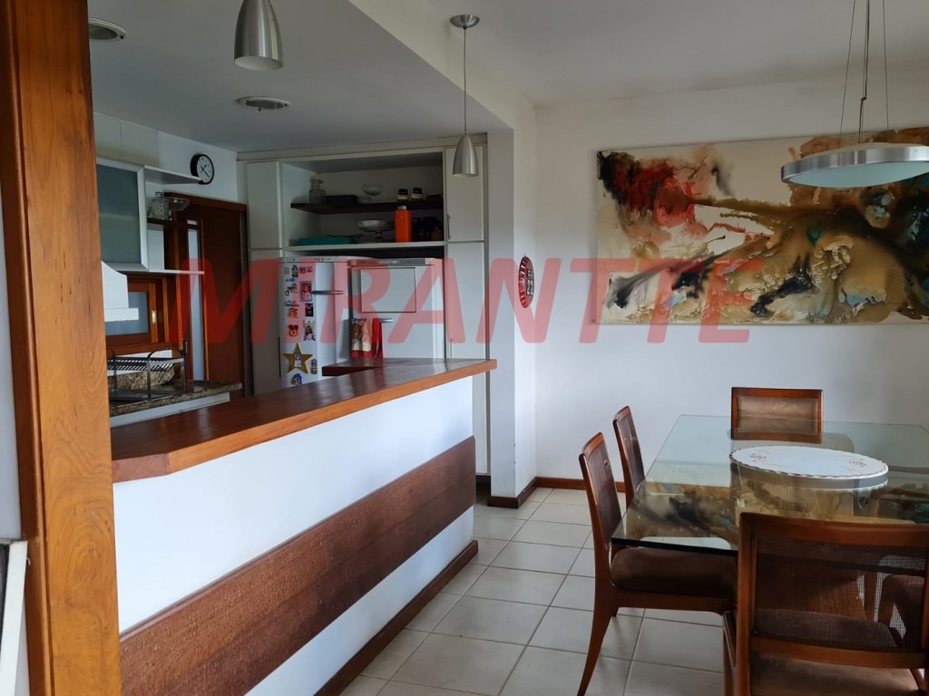 Cond. fechado de 280m² com 3 quartos em Alpes Da Cantareira