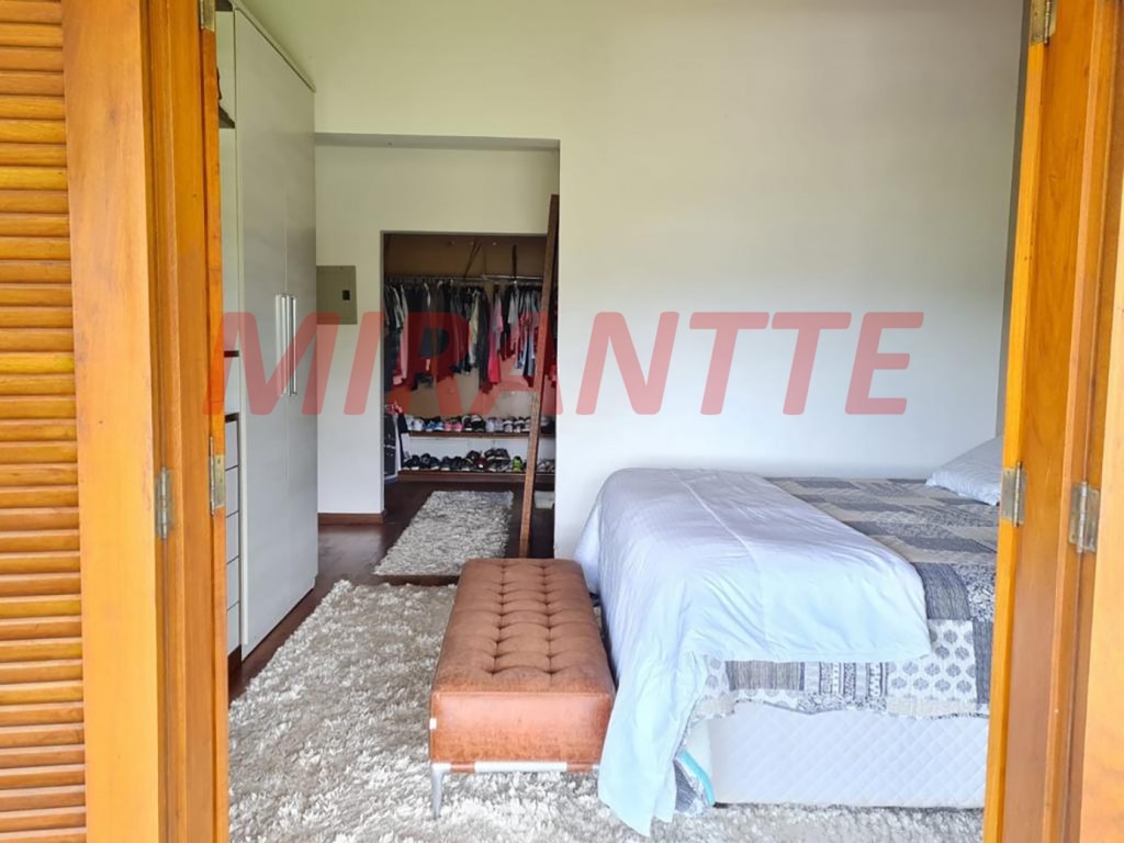 Cond. fechado de 280m² com 3 quartos em Alpes Da Cantareira