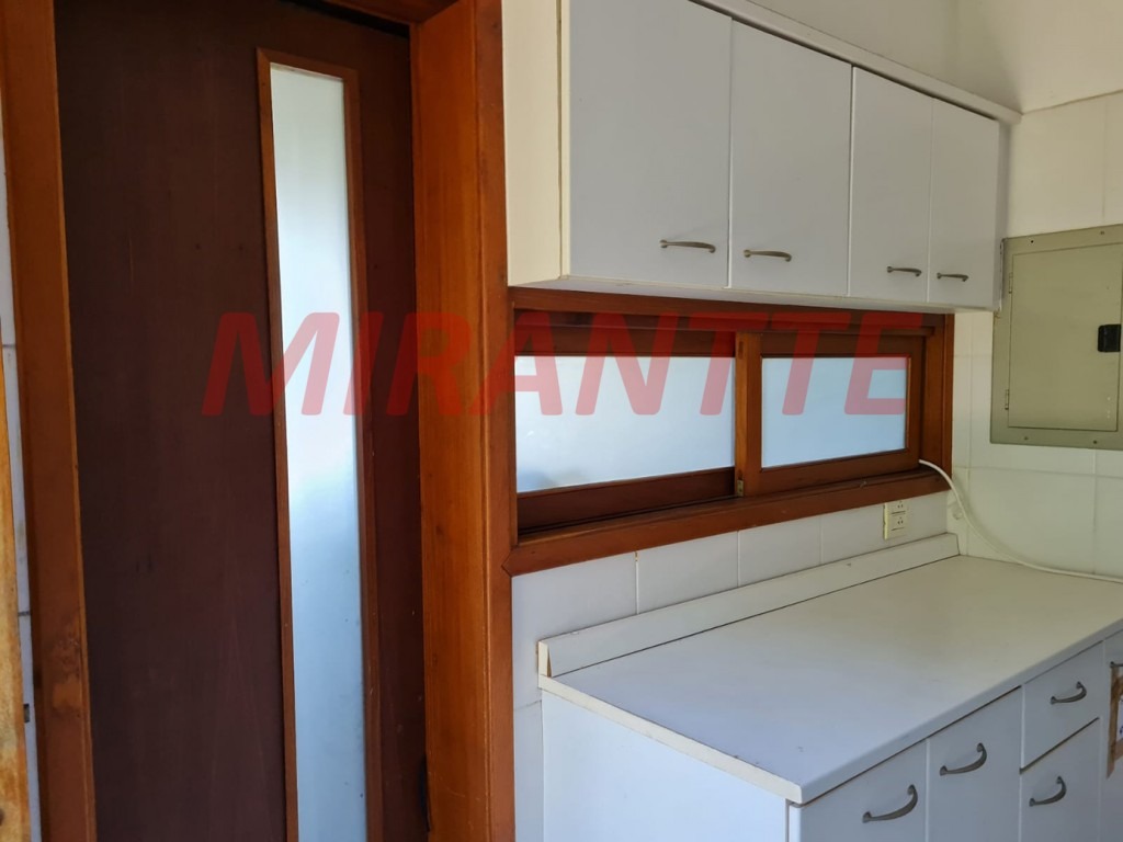Cond. fechado de 280m² com 3 quartos em Alpes Da Cantareira