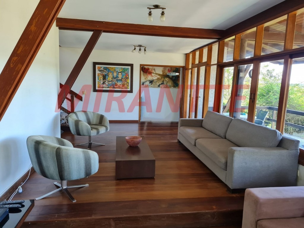 Cond. fechado de 280m² com 3 quartos em Alpes Da Cantareira