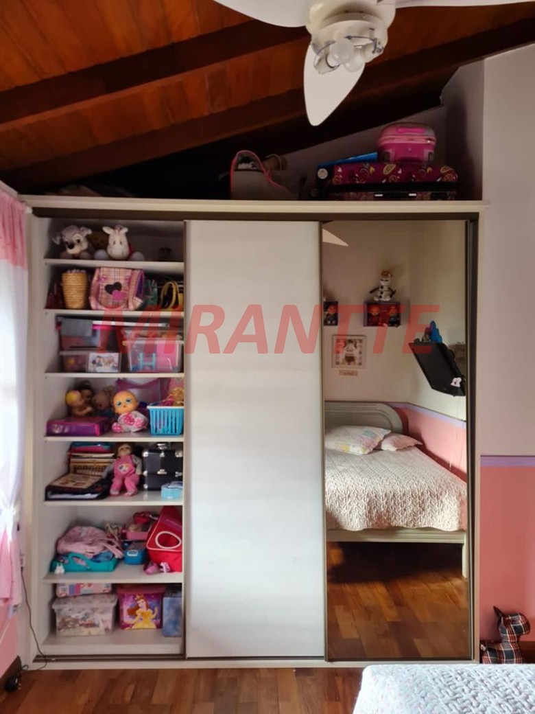 Cond. fechado de 280m² com 3 quartos em Alpes Da Cantareira