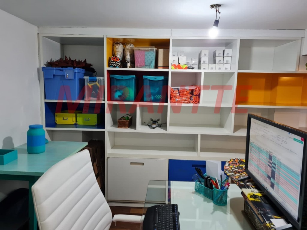Cond. fechado de 280m² com 3 quartos em Alpes Da Cantareira