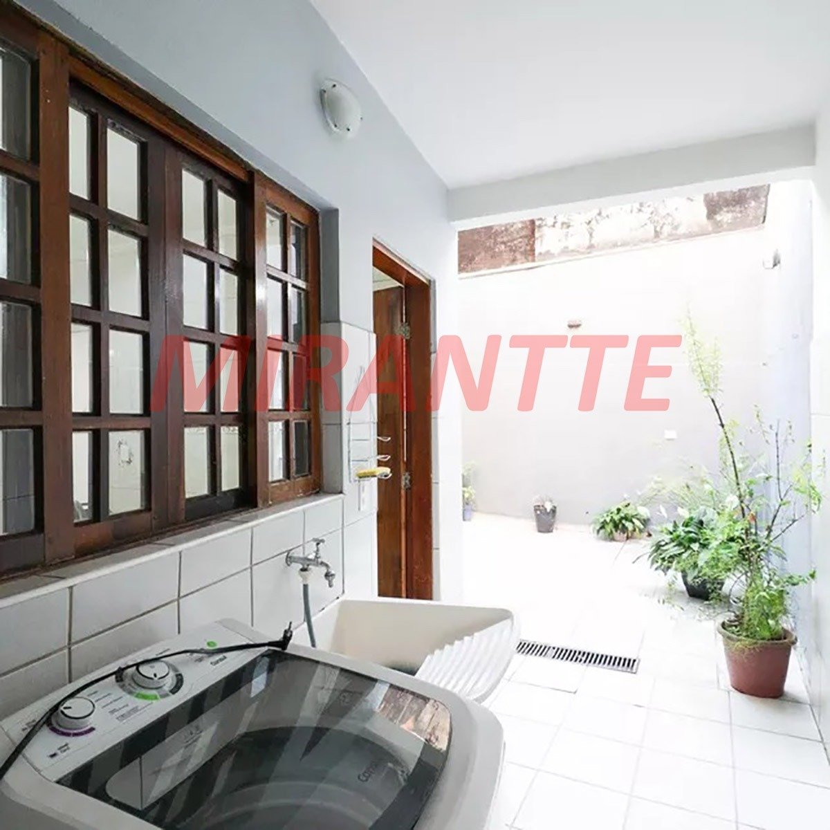 Sobrado de 117m² com 4 quartos em Parada Inglesa