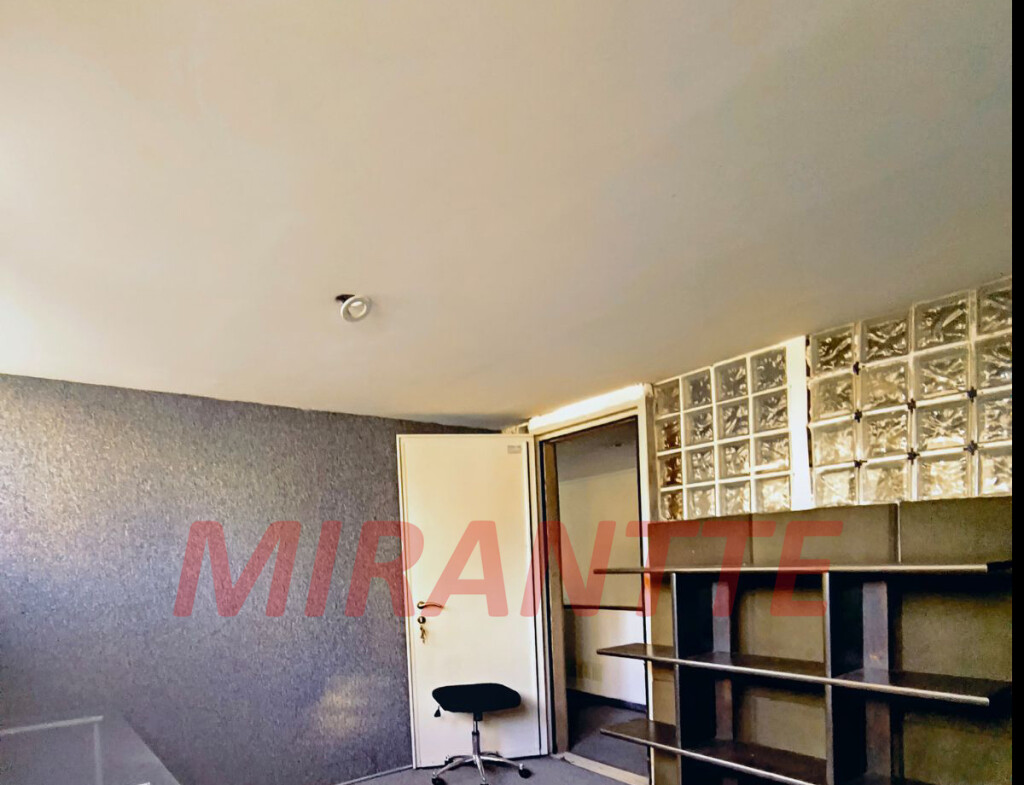 Comercial de 377m² em Bela Vista