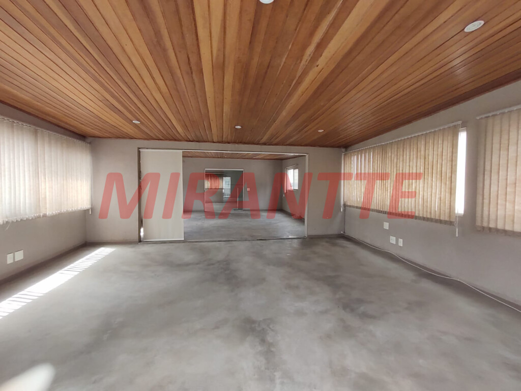 Comercial de 377m² em Bela Vista