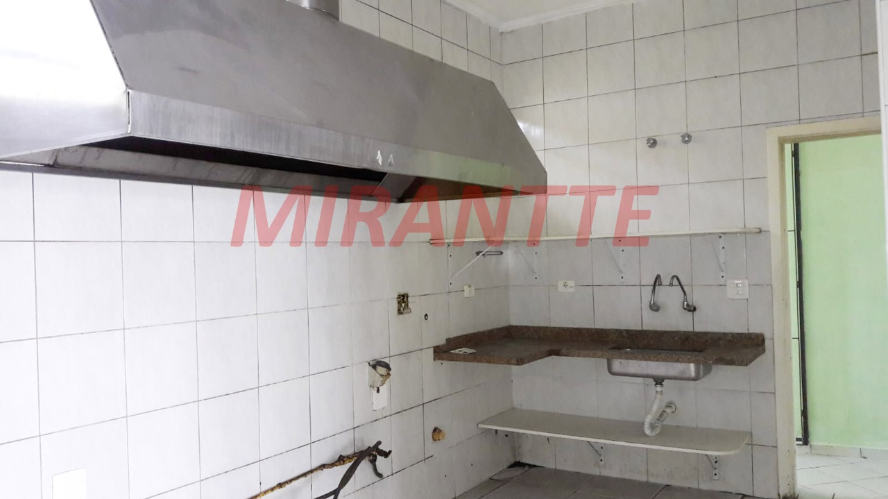 Comercial de 426m² em Água Fria