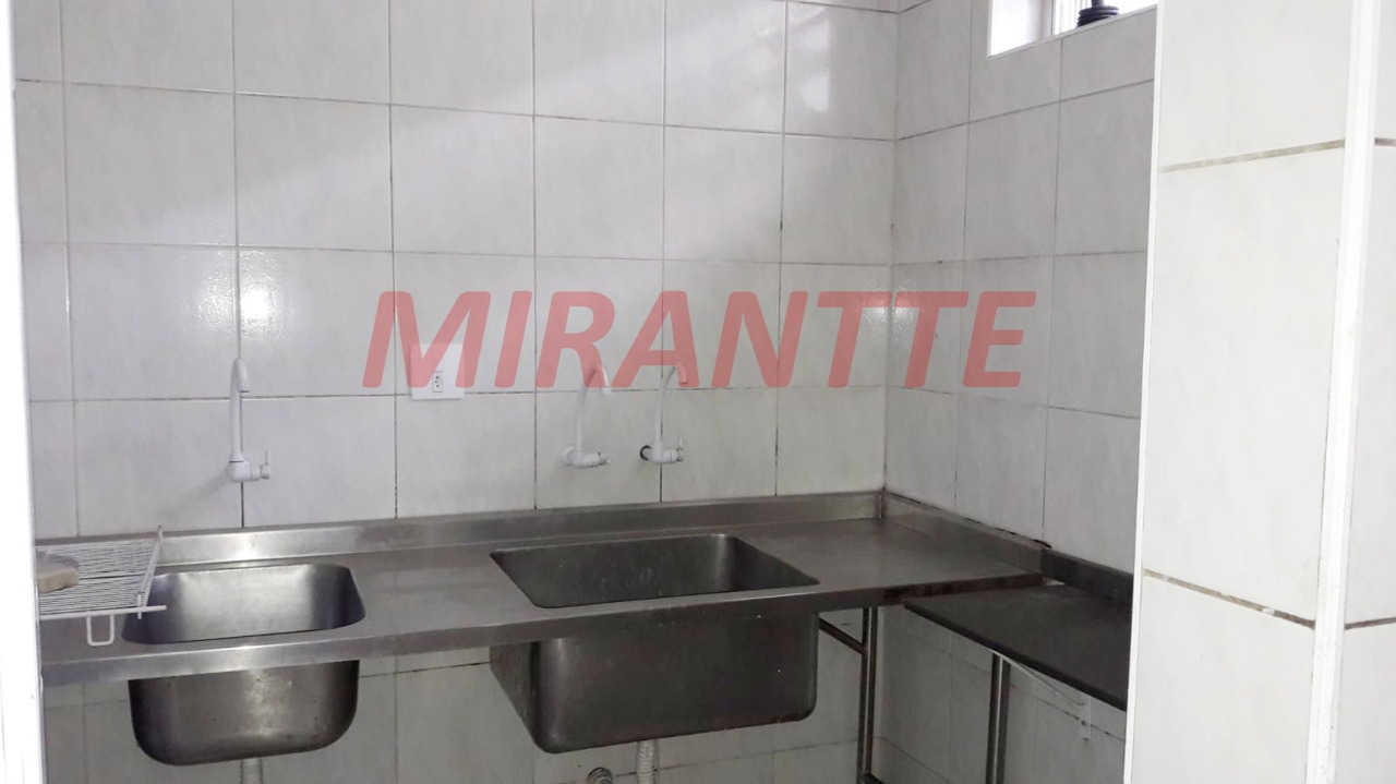 Comercial de 426m² em Água Fria