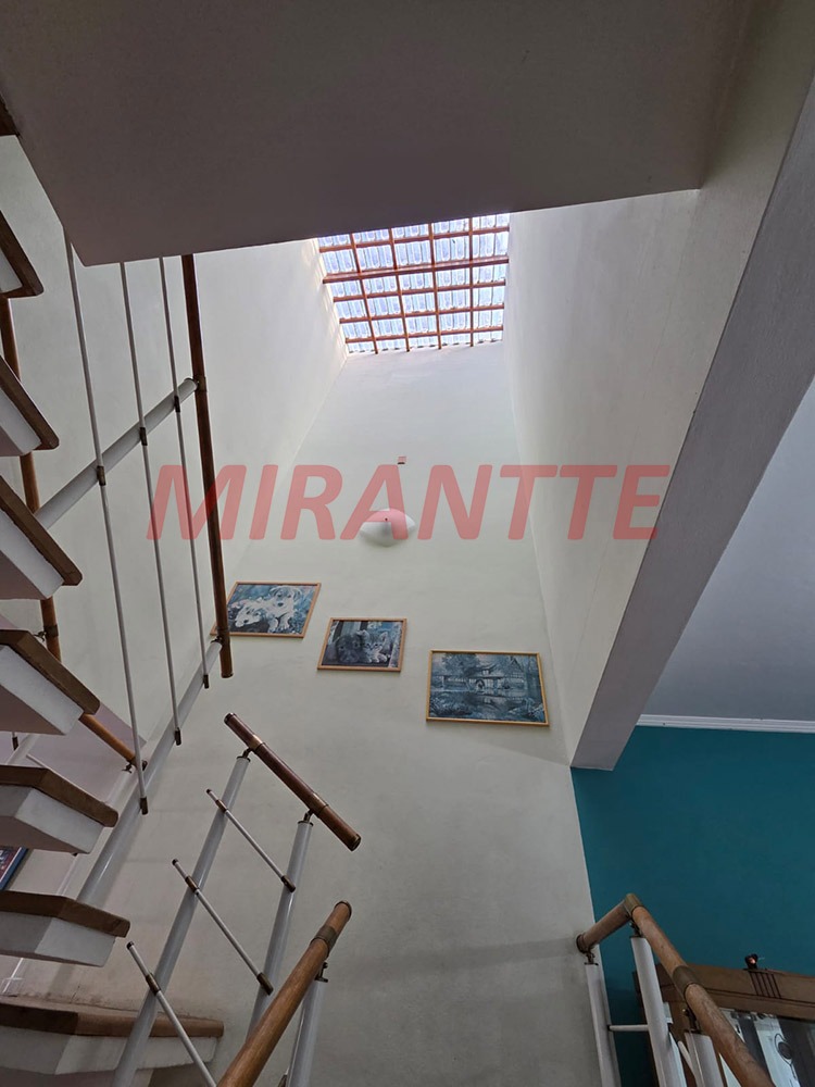 Sobrado de 215m² com 3 quartos em Vila Romero
