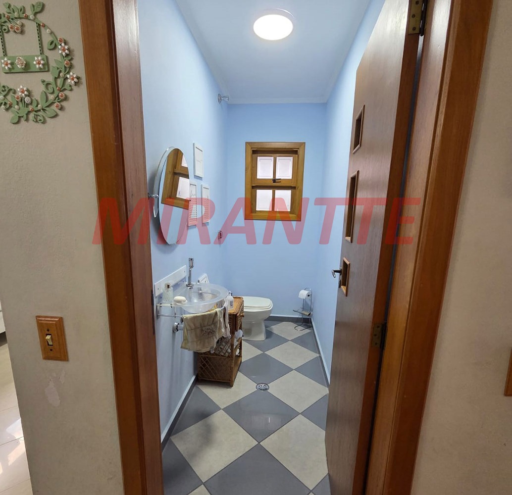 Sobrado de 215m² com 3 quartos em Vila Romero