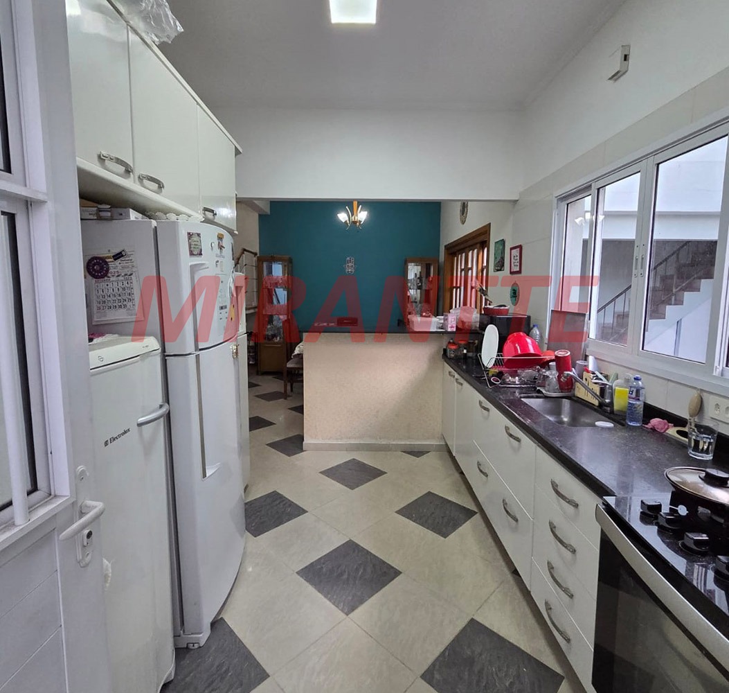 Sobrado de 215m² com 3 quartos em Vila Romero