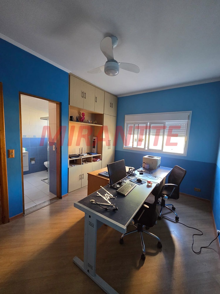 Sobrado de 215m² com 3 quartos em Vila Romero