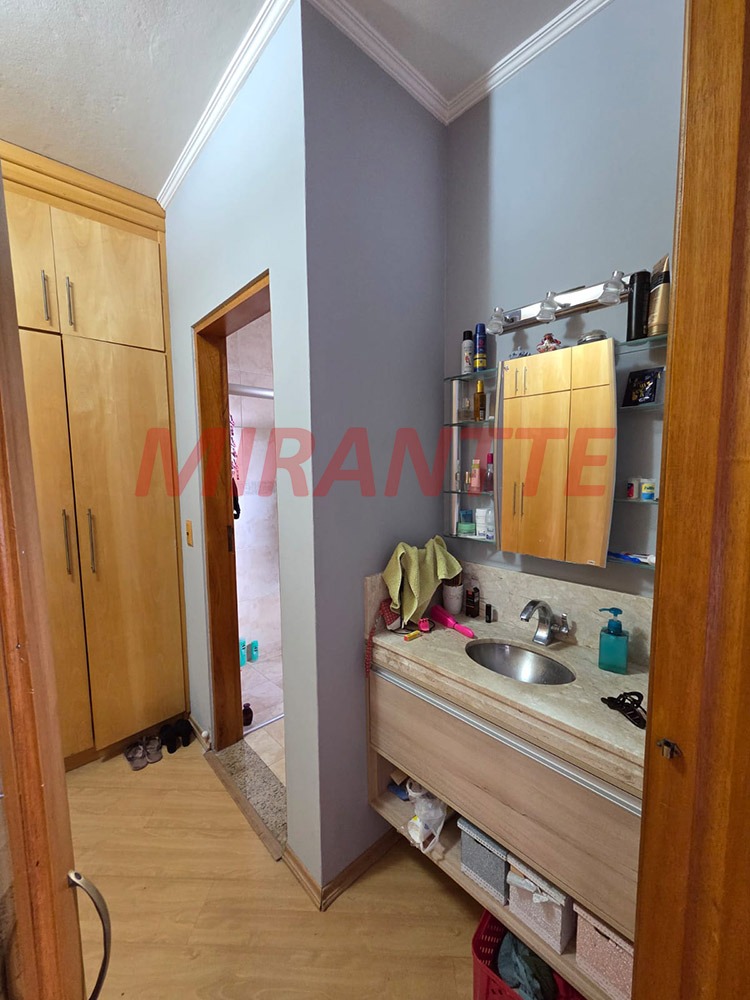 Sobrado de 215m² com 3 quartos em Vila Romero