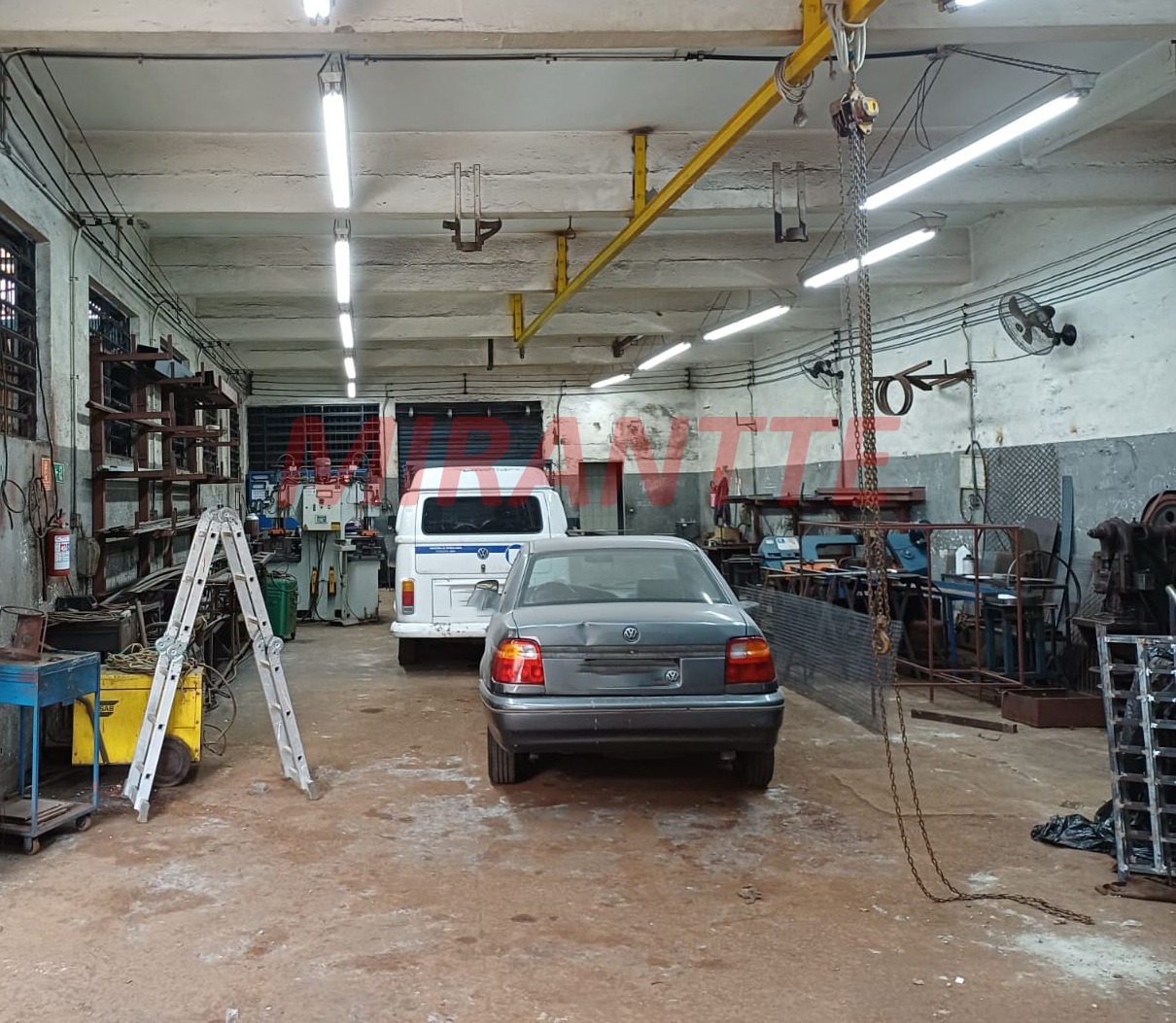 Comercial de 400m² em Vila Espanhola