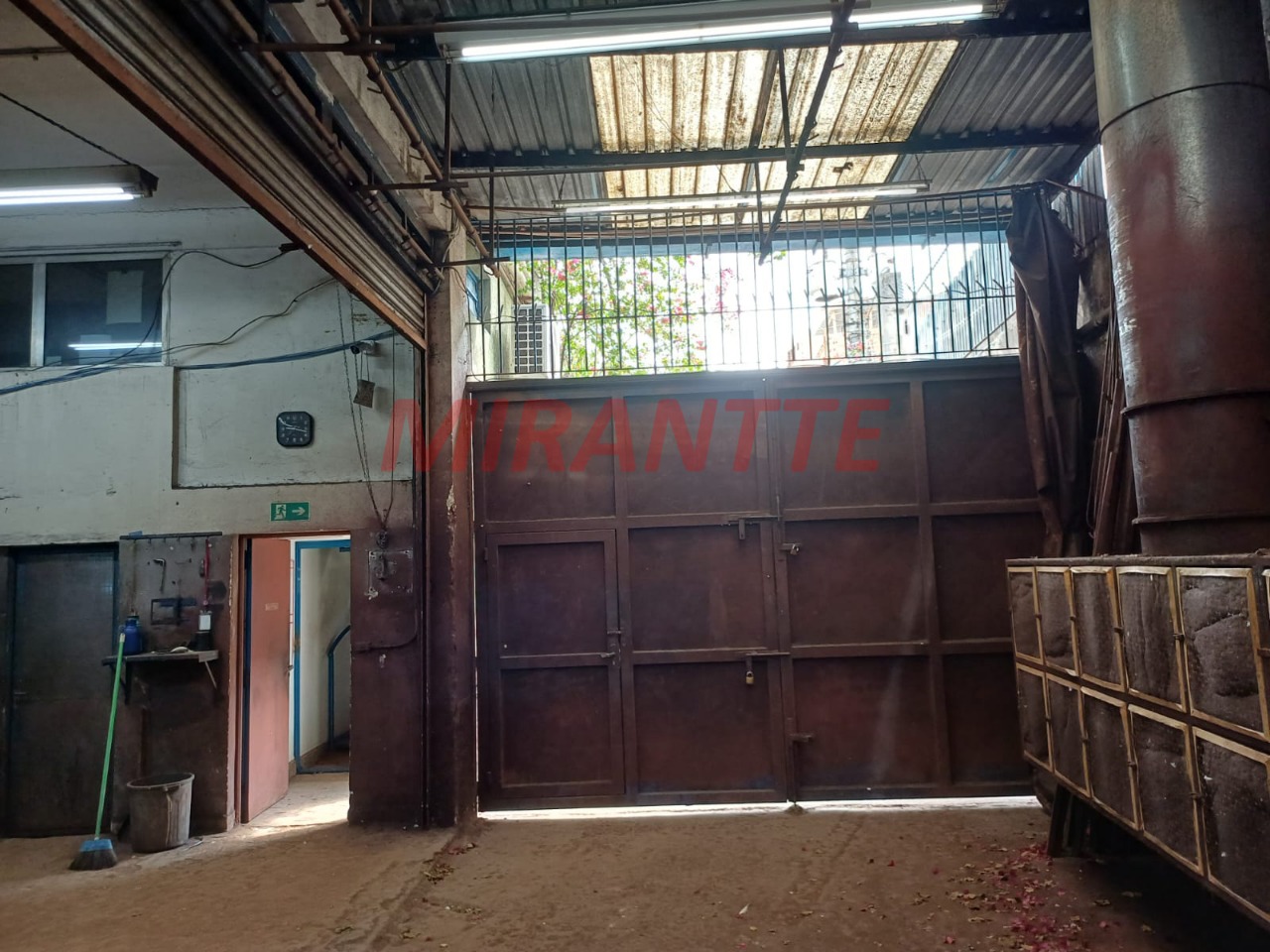 Comercial de 400m² em Vila Espanhola