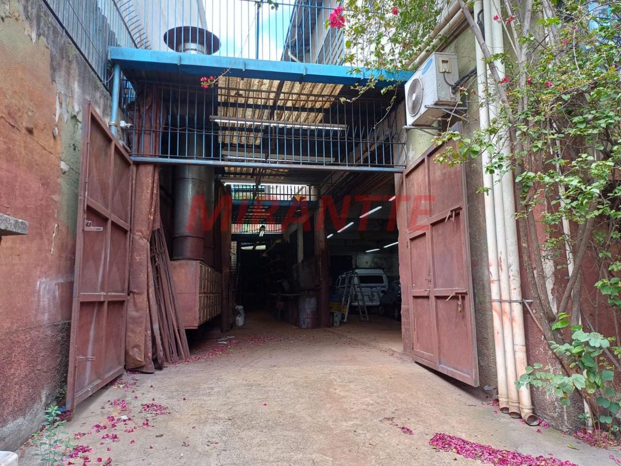 Comercial de 400m² em Vila Espanhola