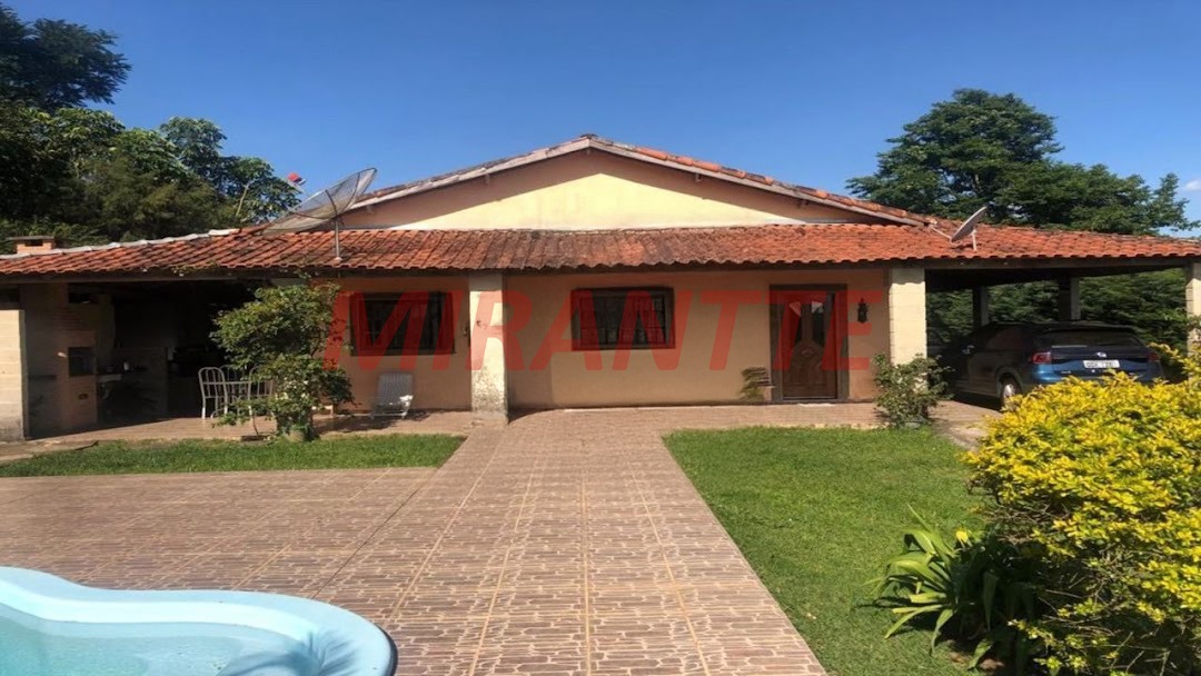 ChÁcara de 254m² com 5 quartos em Centro