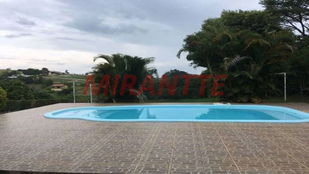 ChÁcara de 254m² com 5 quartos em Centro