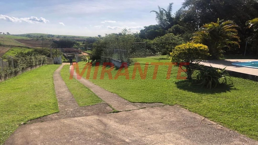 ChÁcara de 254m² com 5 quartos em Centro