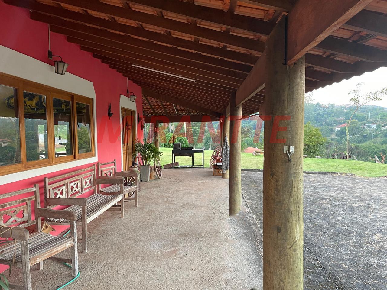 Outros de 300m² com 2 quartos em Ourives