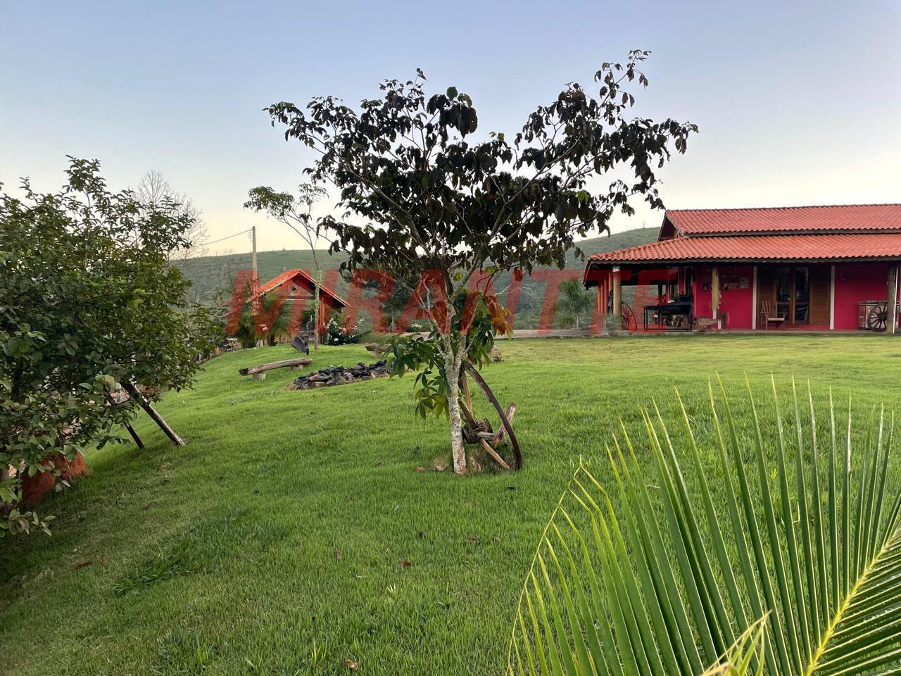Outros de 300m² com 2 quartos em Ourives