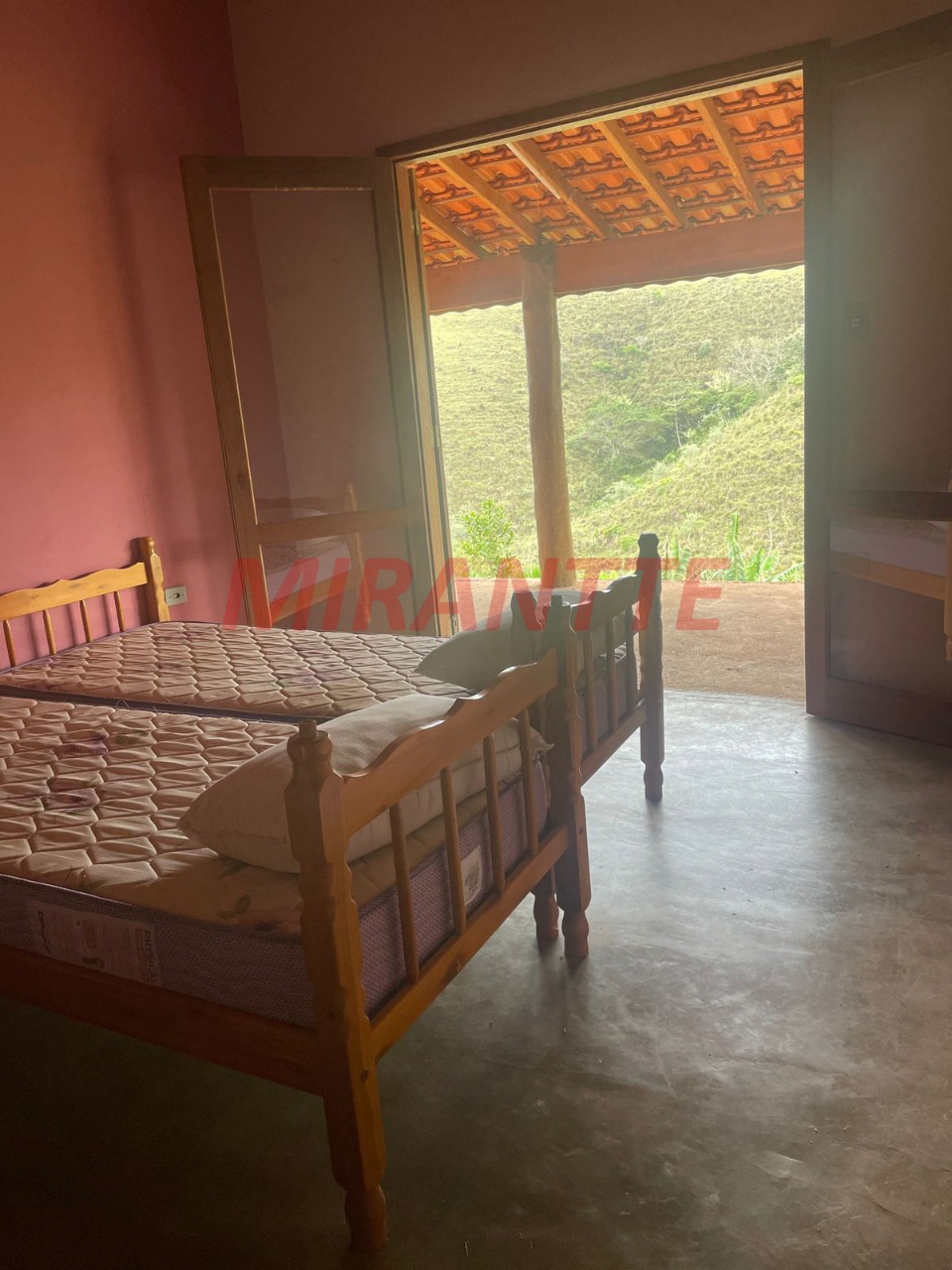 Outros de 300m² com 2 quartos em Ourives
