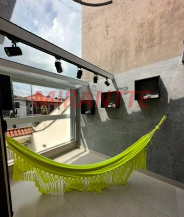 Sobrado de 240m² com 4 quartos em Jardim Guapíra
