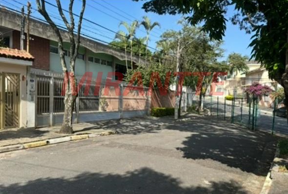Sobrado de 240m² com 4 quartos em Jardim Guapíra