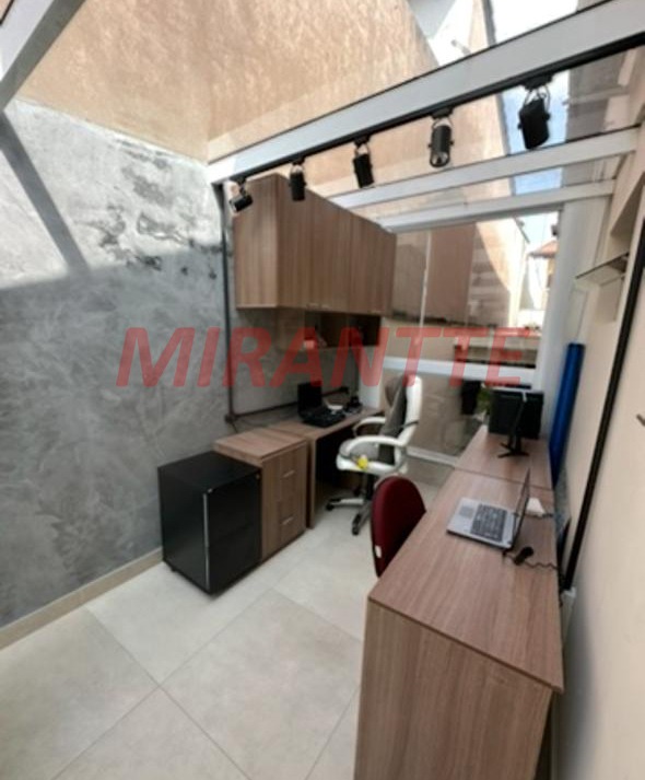 Sobrado de 240m² com 4 quartos em Jardim Guapíra