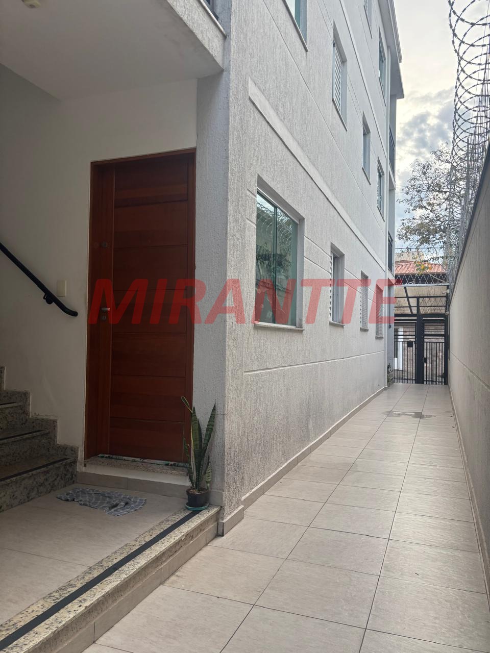 Cond. fechado de 46m² com 2 quartos em Imirim