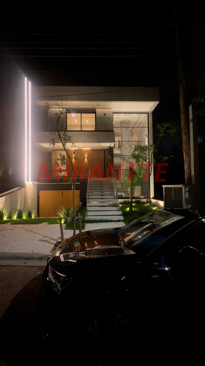 Cond. fechado de 460m² com 3 quartos em Tucuruvi