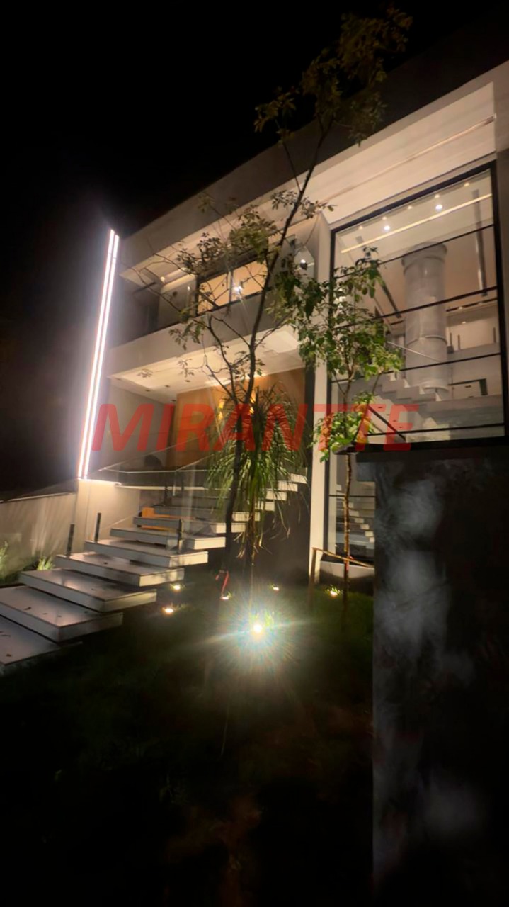 Cond. fechado de 460m² com 3 quartos em Tucuruvi