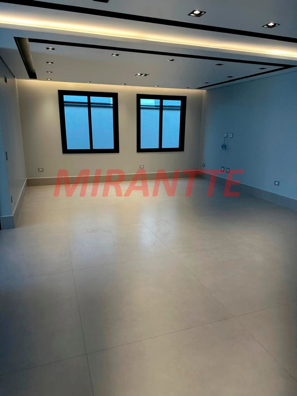 Cond. fechado de 460m² com 3 quartos em Tucuruvi