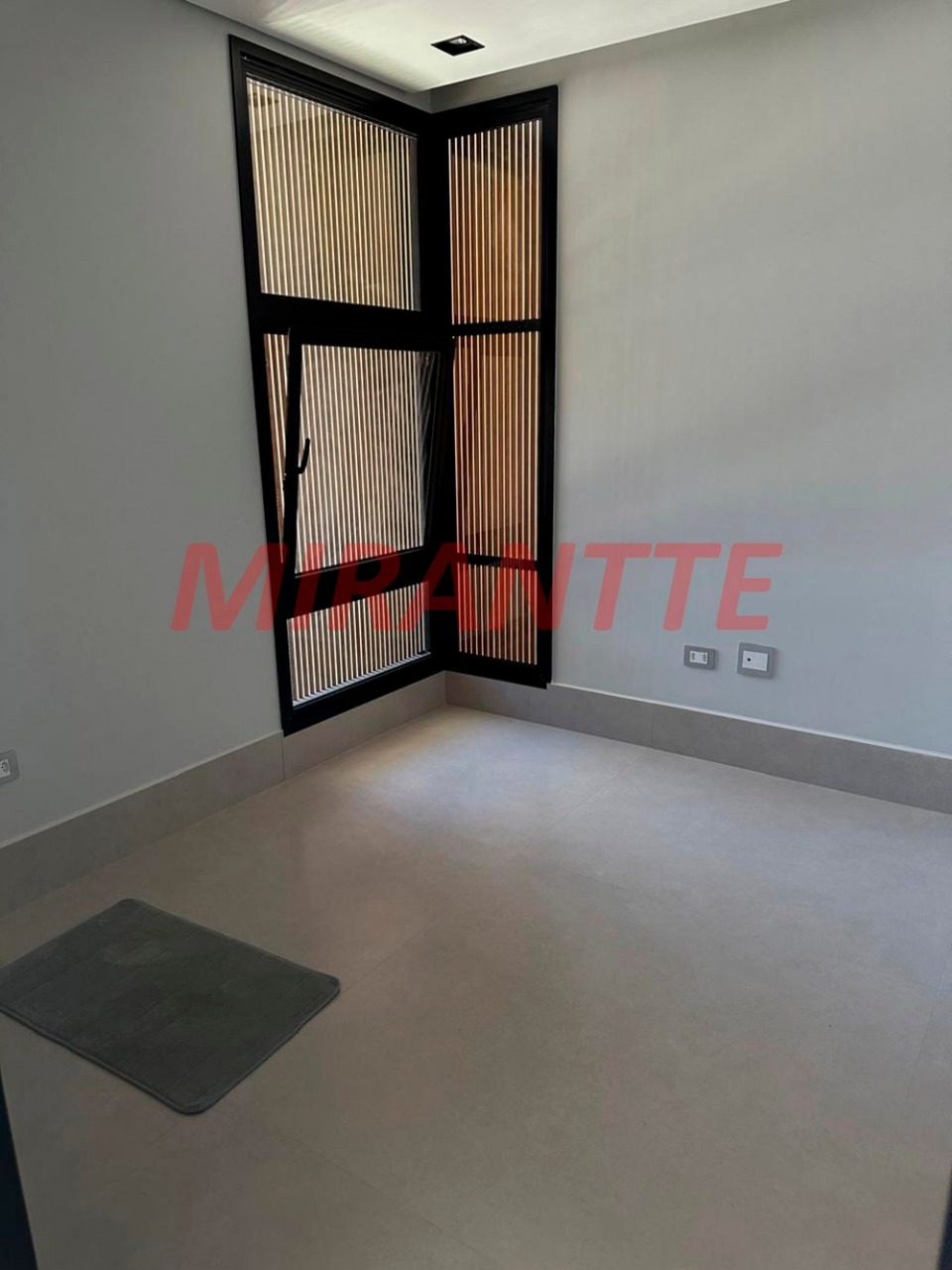 Cond. fechado de 460m² com 3 quartos em Tucuruvi