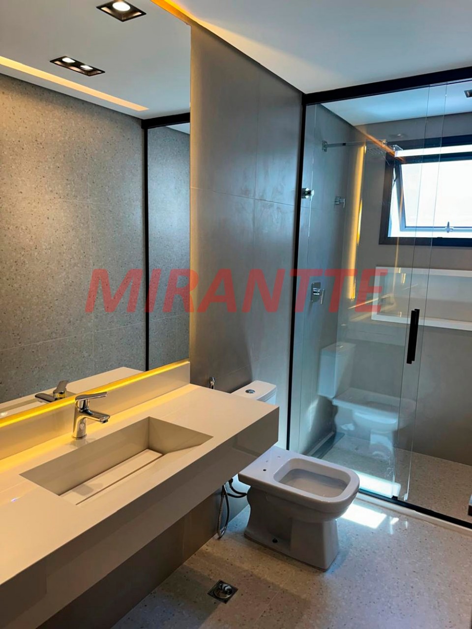 Cond. fechado de 460m² com 3 quartos em Tucuruvi