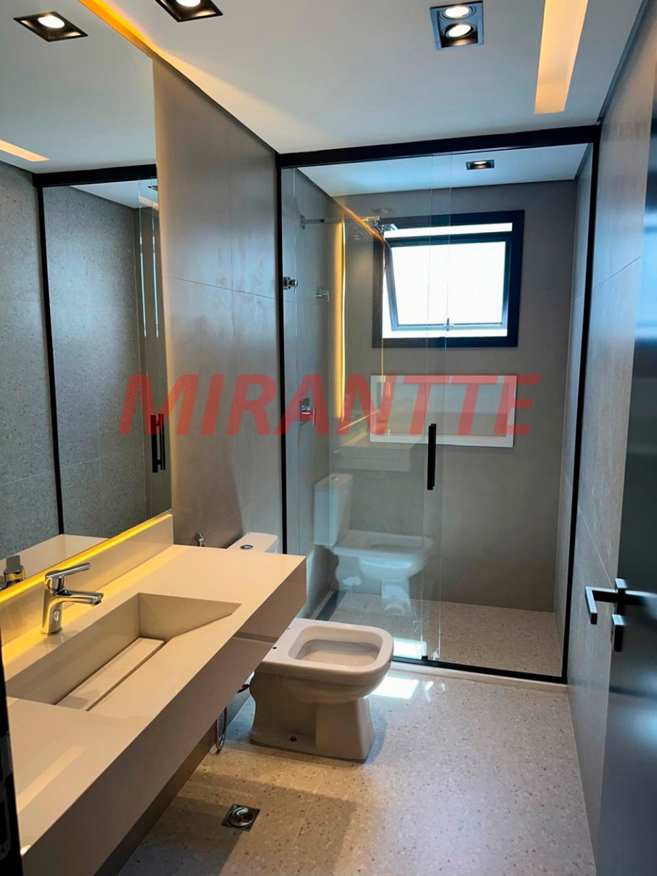 Cond. fechado de 460m² com 3 quartos em Tucuruvi