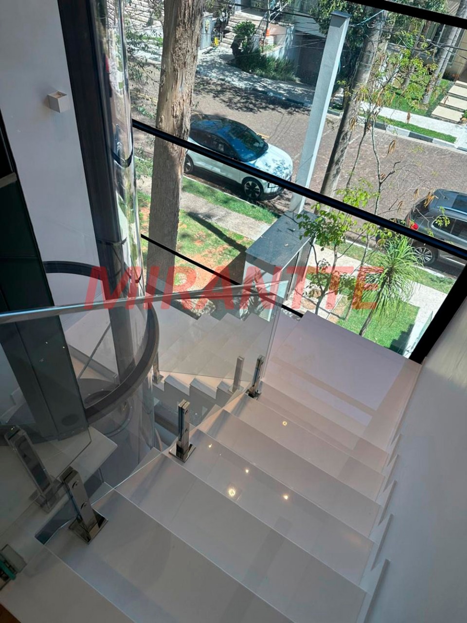Cond. fechado de 460m² com 3 quartos em Tucuruvi