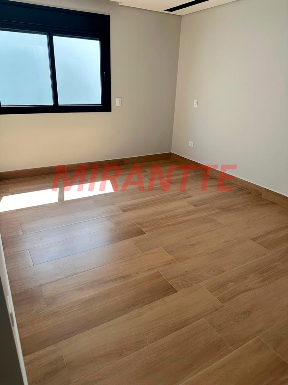 Cond. fechado de 460m² com 3 quartos em Tucuruvi
