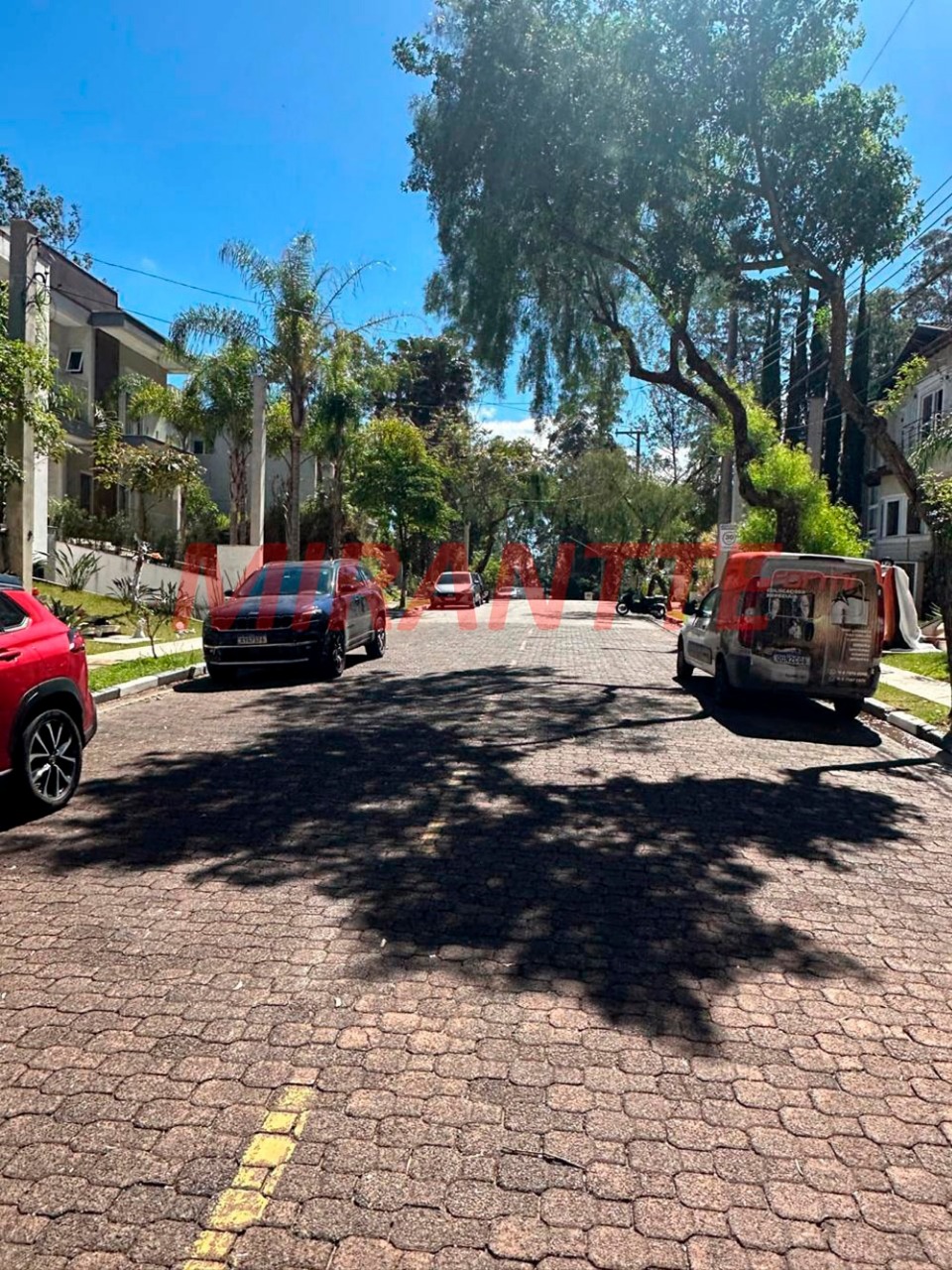 Cond. fechado de 460m² com 3 quartos em Tucuruvi