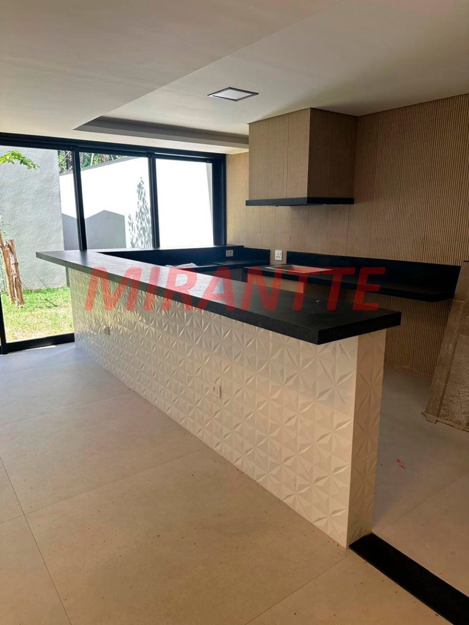 Cond. fechado de 460m² com 3 quartos em Tucuruvi