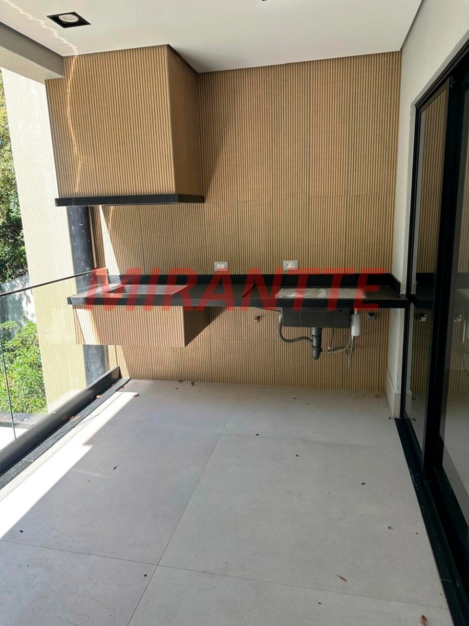 Cond. fechado de 460m² com 3 quartos em Tucuruvi