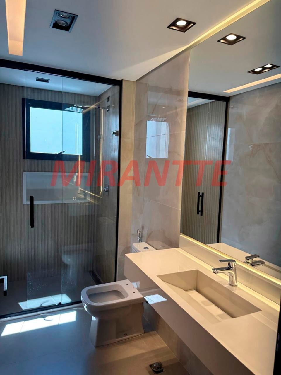 Cond. fechado de 460m² com 3 quartos em Tucuruvi