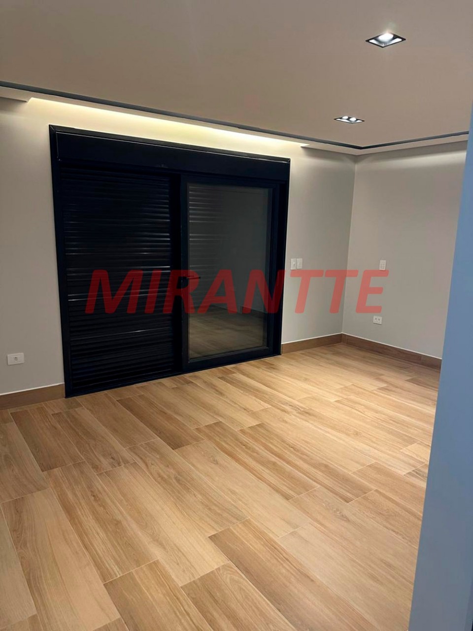 Cond. fechado de 460m² com 3 quartos em Tucuruvi