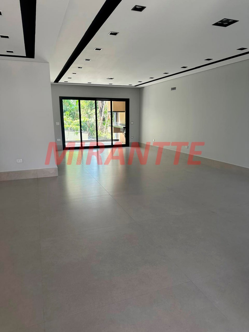 Cond. fechado de 460m² com 3 quartos em Tucuruvi