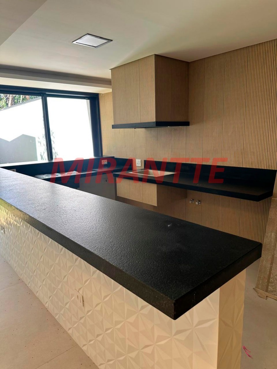 Cond. fechado de 460m² com 3 quartos em Tucuruvi