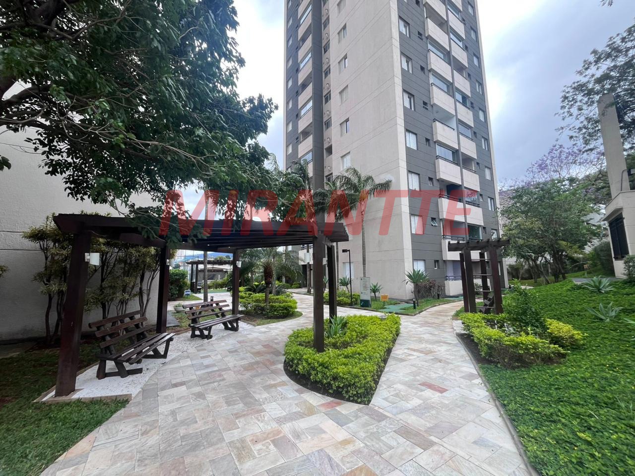 Apartamento de 50m² com 2 quartos em Limão