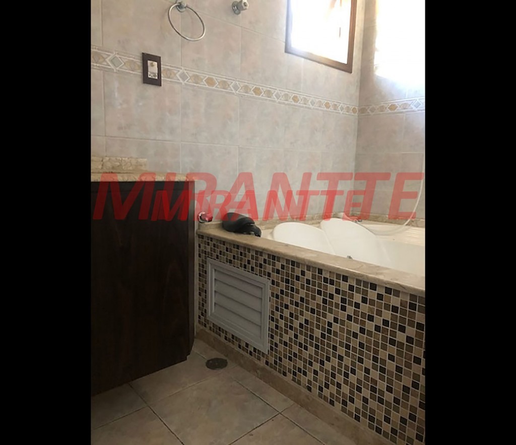 Cond. fechado de 100m² com 2 quartos em Jardim Cocaia
