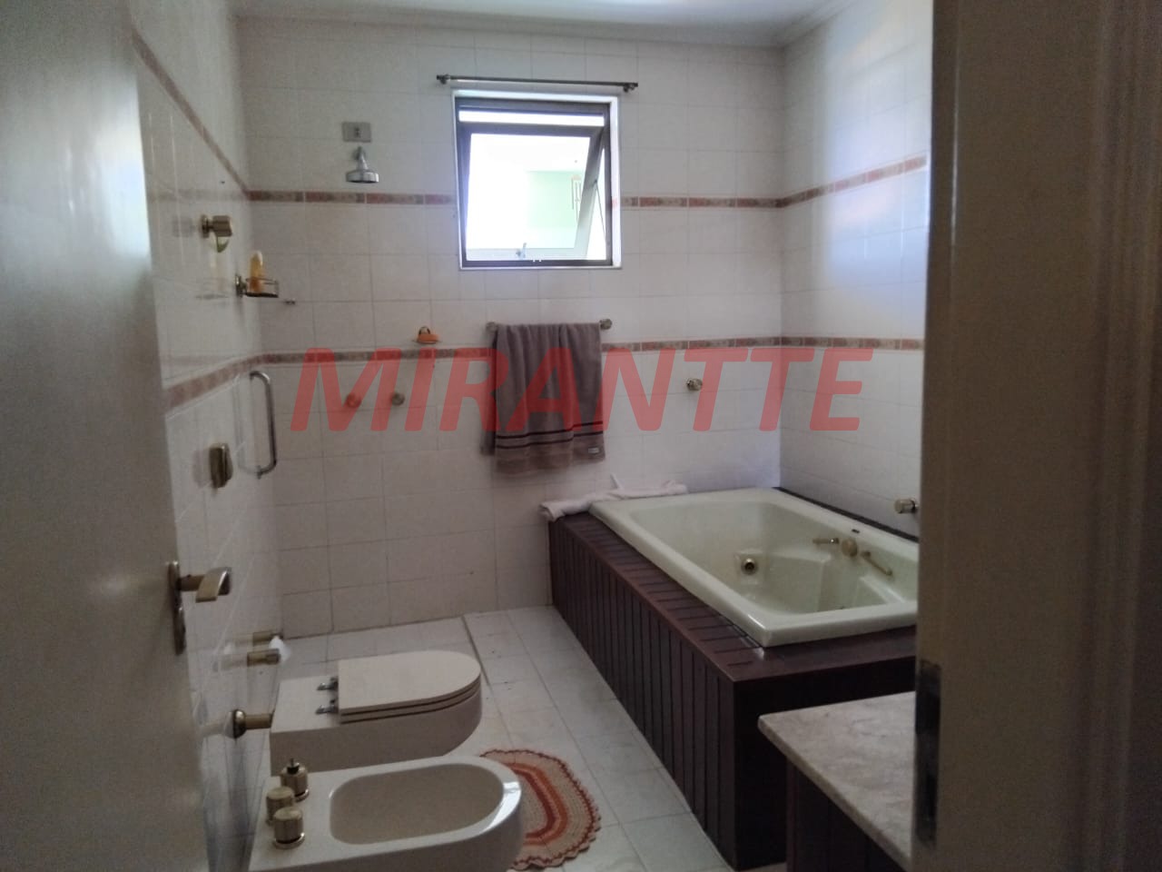 Casa terrea de 500m² com 3 quartos em Vil Galvão