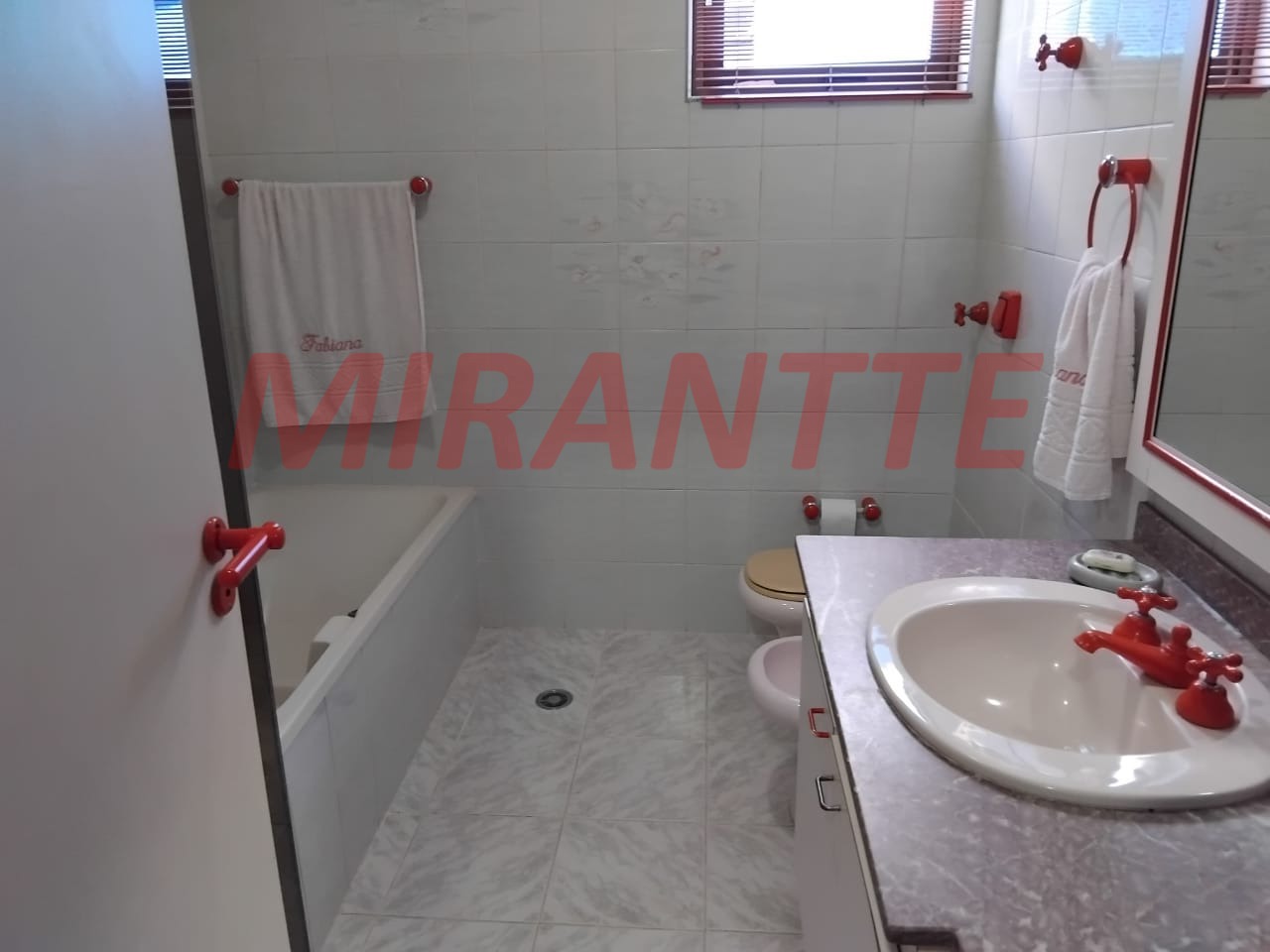 Casa terrea de 500m² com 3 quartos em Vil Galvão