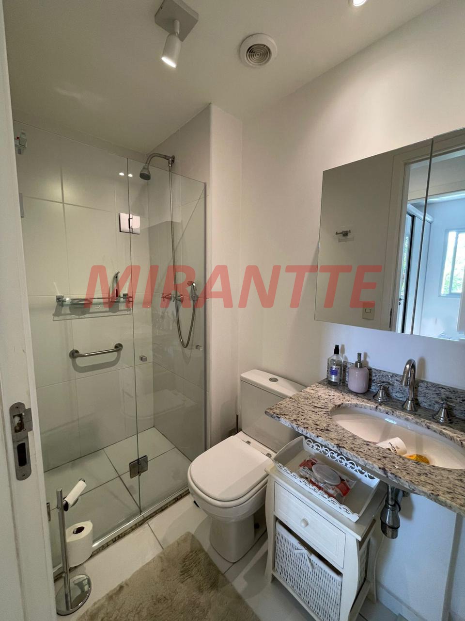 Apartamento de 60m² com 2 quartos em Jardim Tupanci